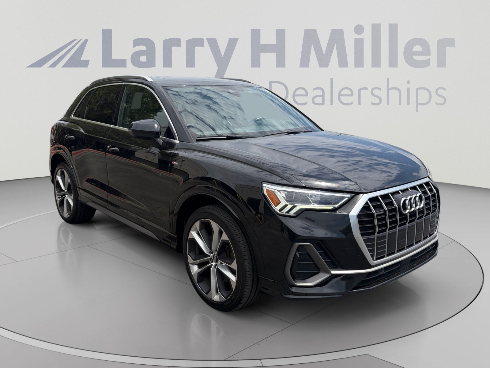 Used 2020 Audi Q3 2.0T Premium Plus w/ Premium Plus Package AWD/4WD image 7