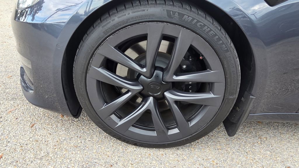 Used 2022 Tesla Model S AWD/4WD image 8