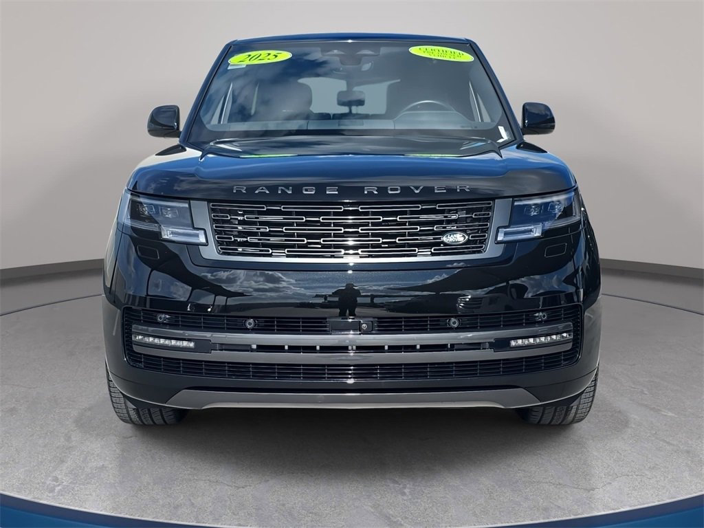 Certified 2025 Land Rover Range Rover SE image 2