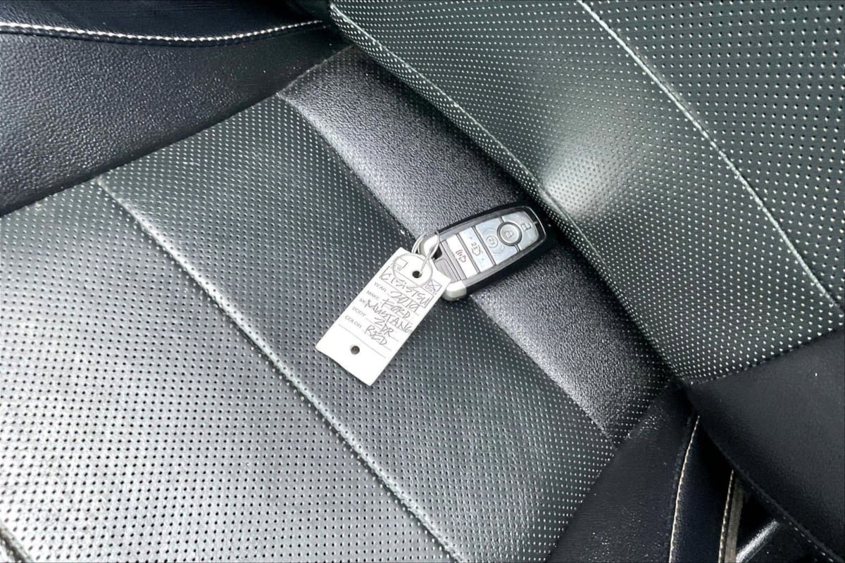 Used 2019 Ford Mustang Premium RWD image 33
