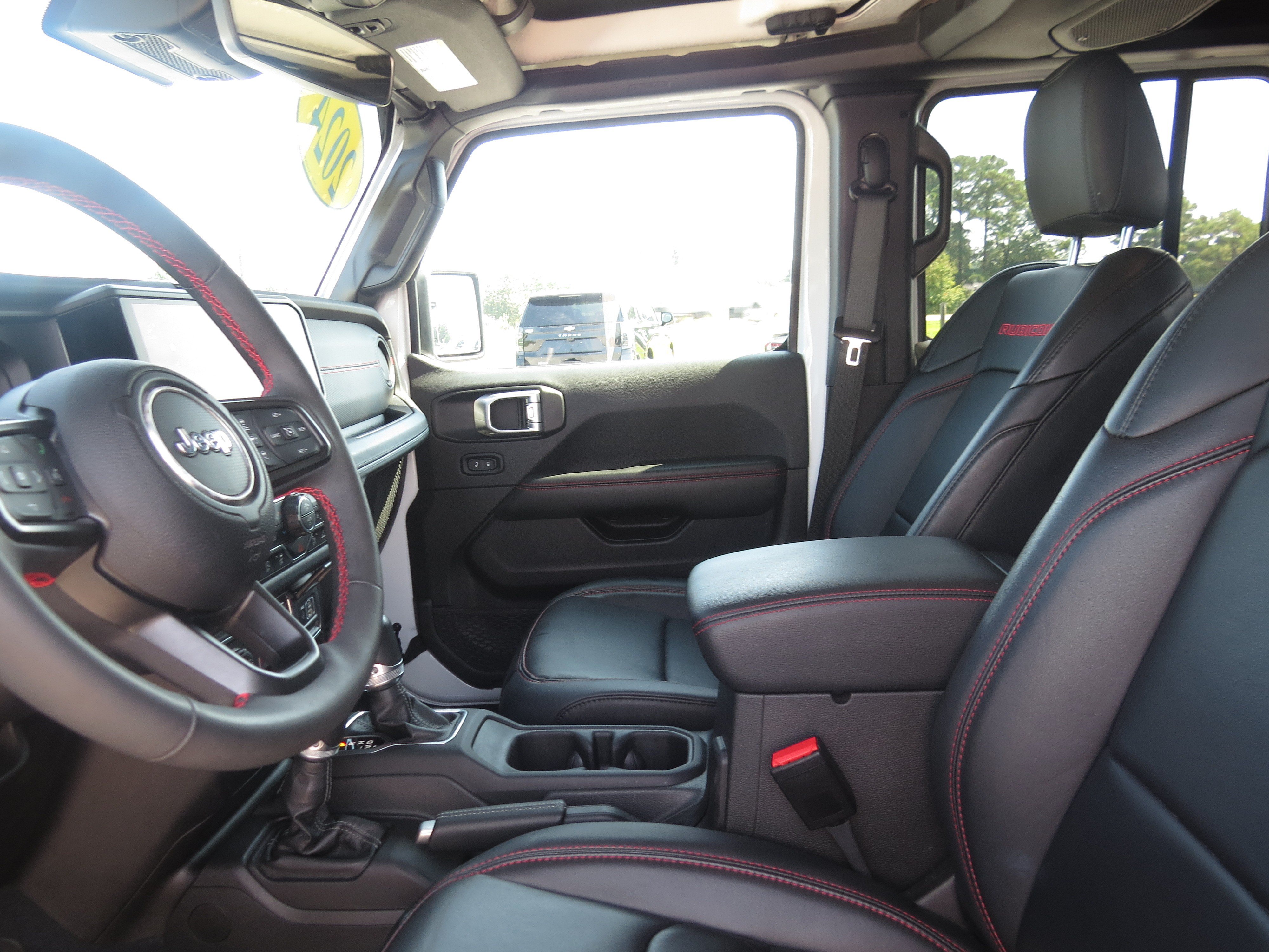 Used 2024 Jeep Gladiator Rubicon AWD/4WD image 13