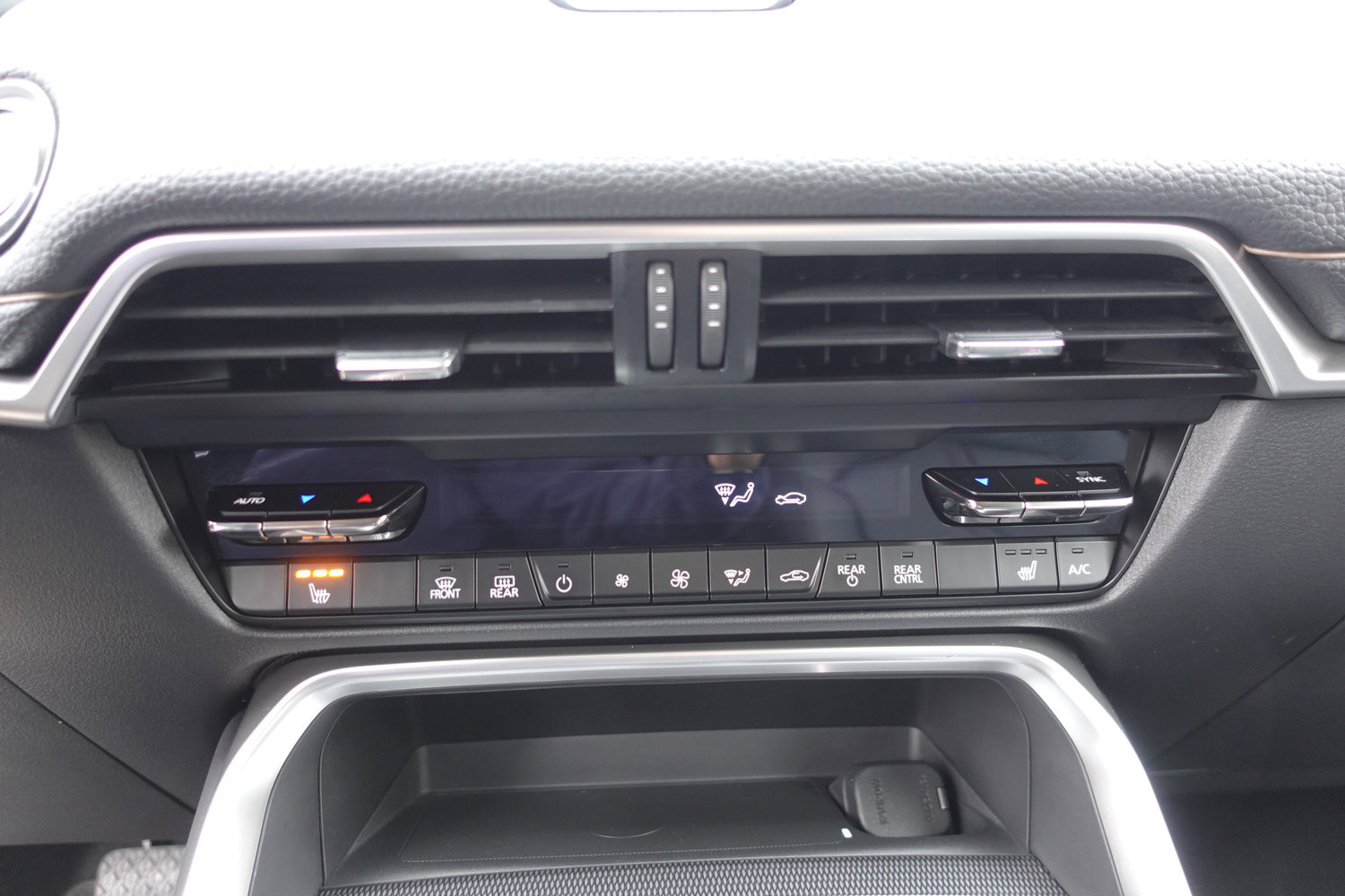 Certified 2024 MAZDA CX-90 Plug-In Hybrid w/ Premium Pkg image 19