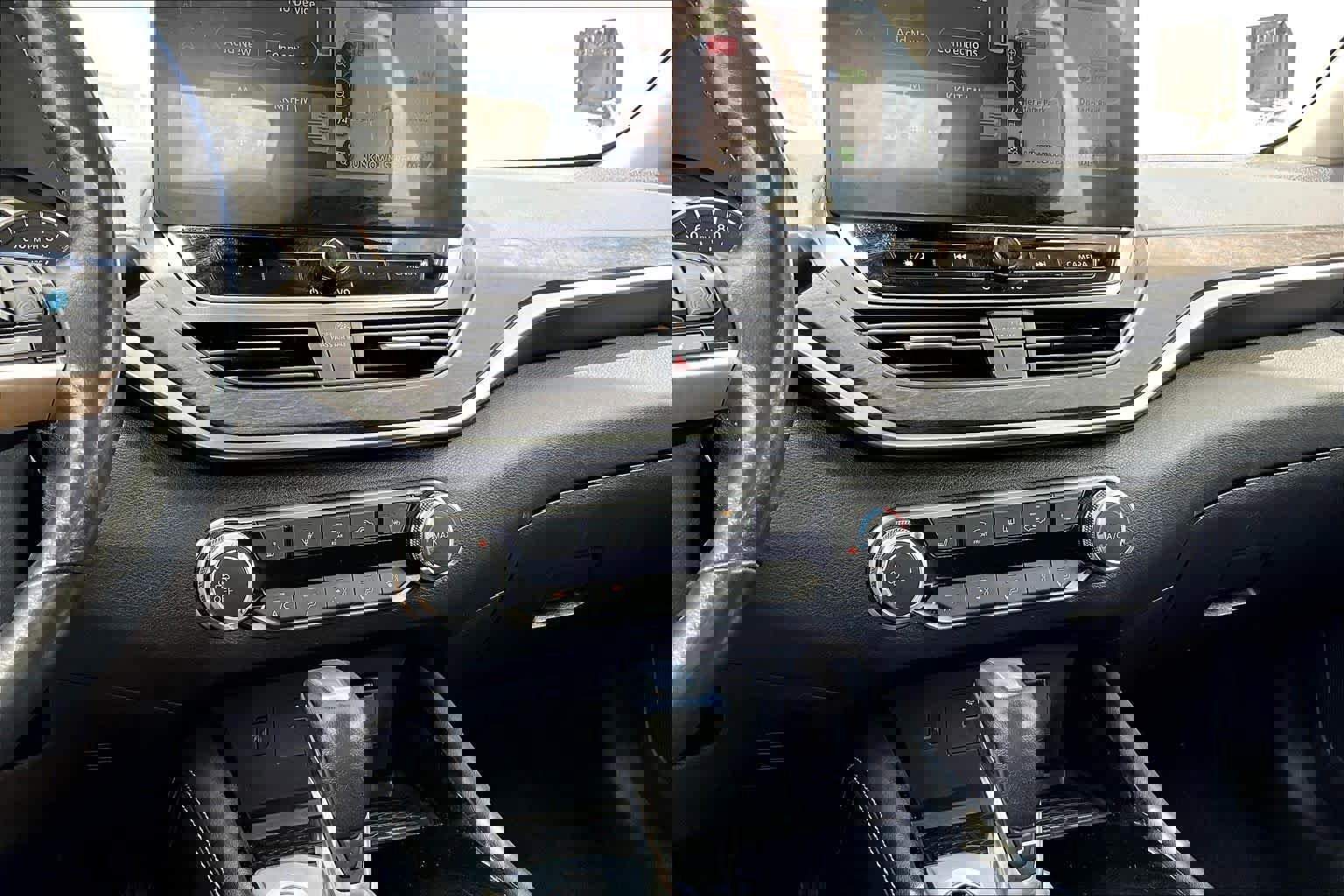 Used 2024 Nissan Altima 2.5 SV w/ SV Premium Package image 35