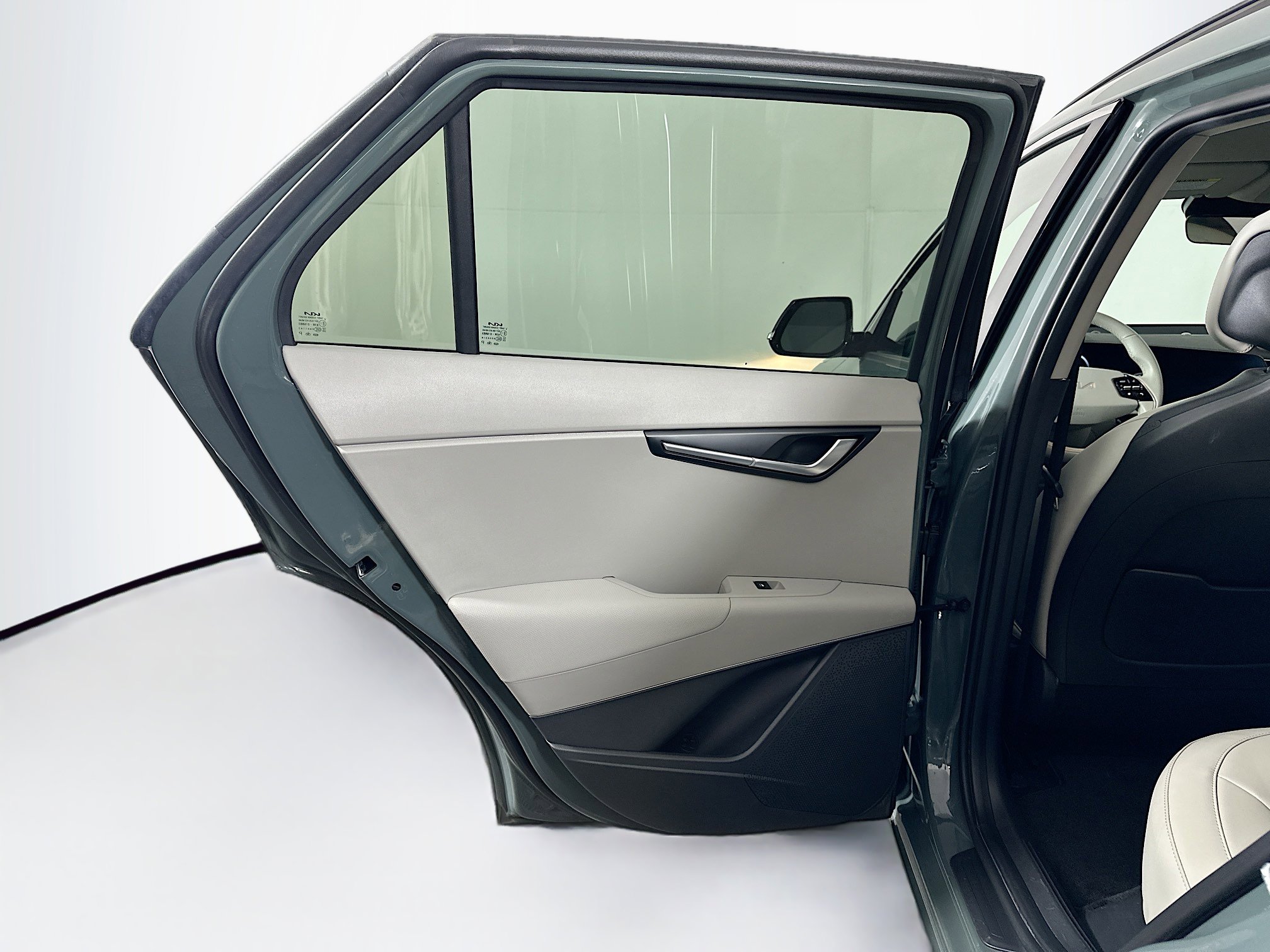 Used 2023 Kia Niro Wind FWD image 26