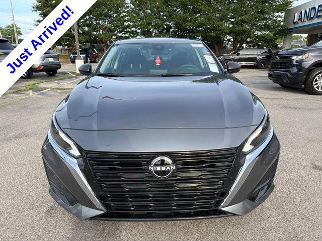 Used 2025 Nissan Altima 2.5 SV FWD image 8