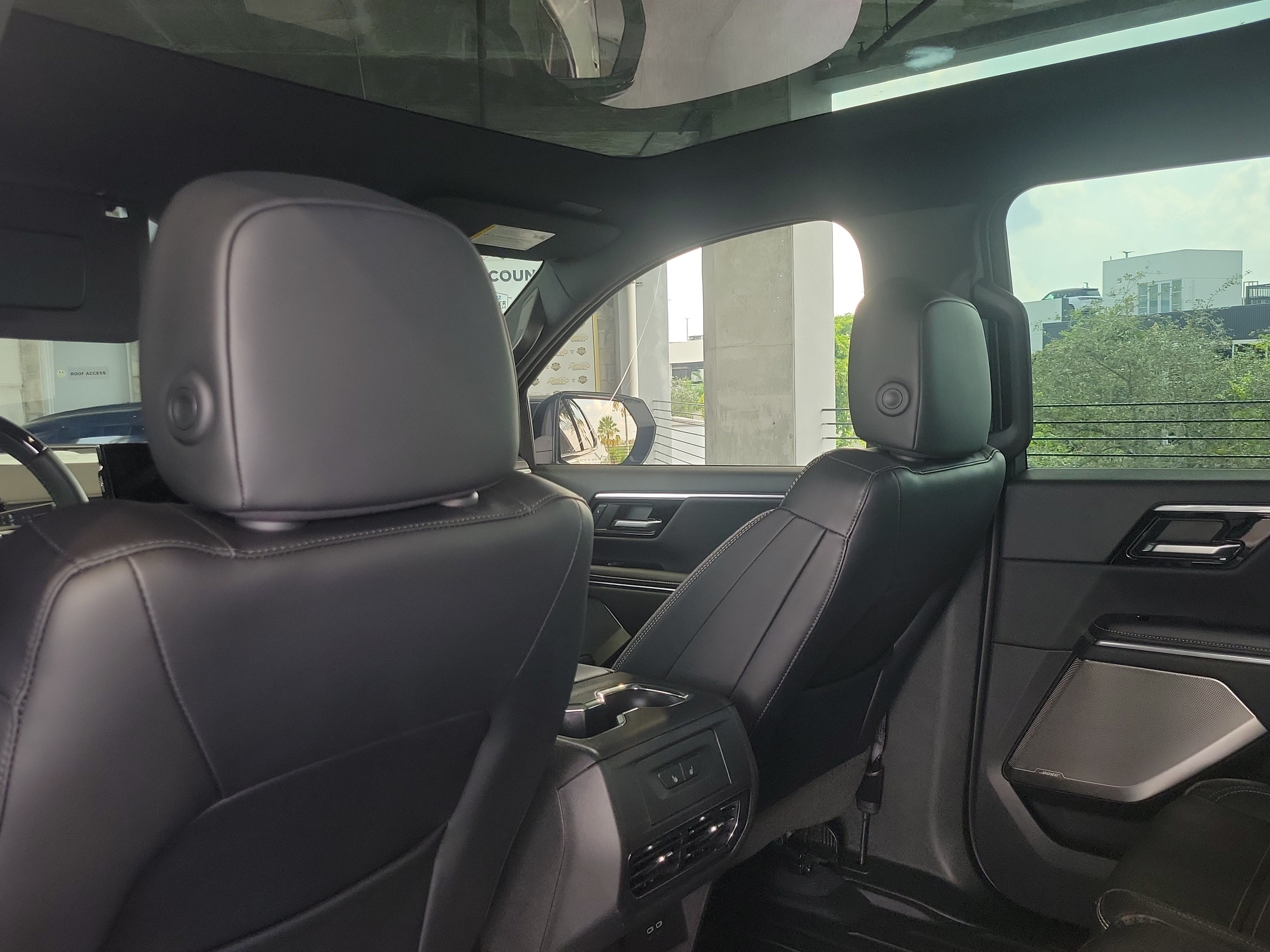 Used 2025 GMC Sierra EV Denali AWD/4WD image 12