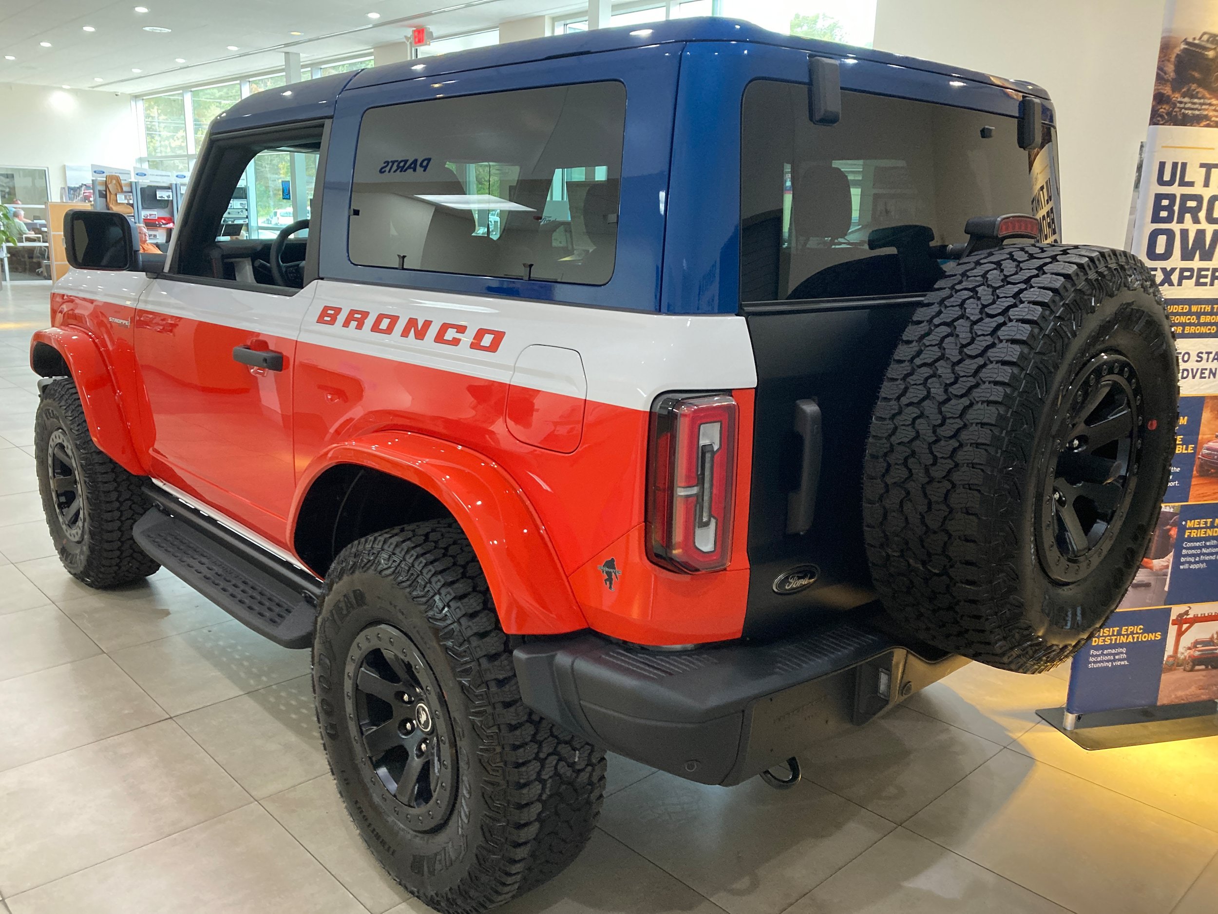 Used 2025 Ford Bronco Stroppe Edition AWD/4WD image 2
