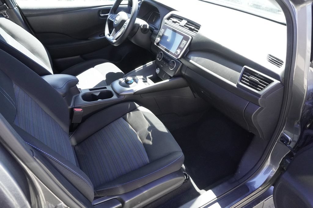 Used 2025 Nissan Leaf S FWD image 22