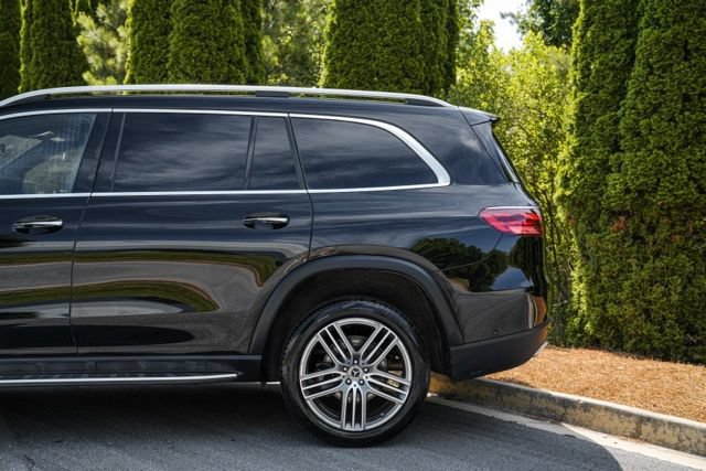 Used 2024 Mercedes-Benz GLS 450 4MATIC w/ Pinnacle Trim Package image 11