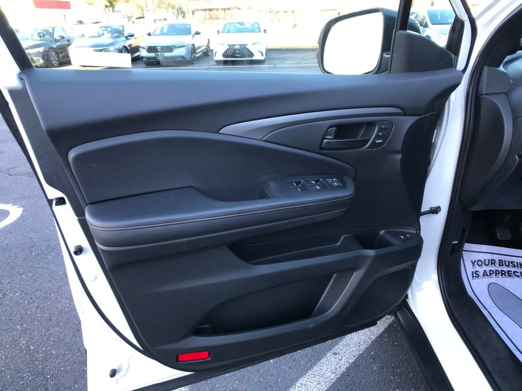 Certified 2023 Honda Passport TrailSport image 15