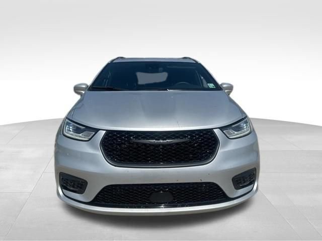 Used 2022 Chrysler Pacifica Touring-L FWD image 17