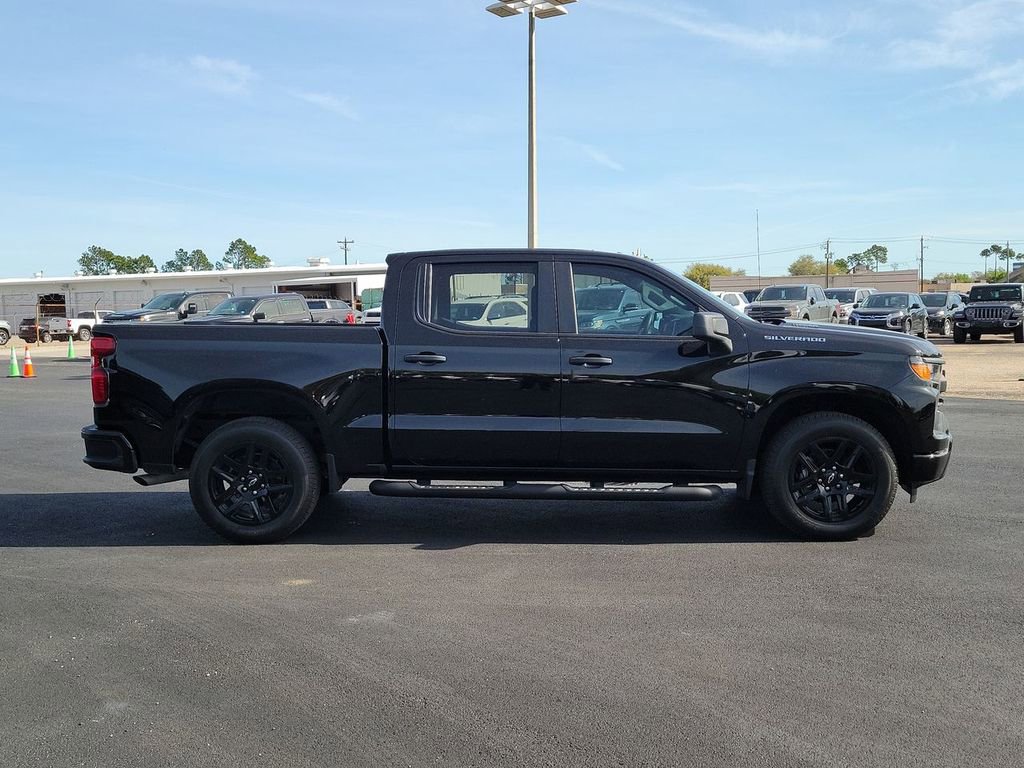 Used 2025 Chevrolet Silverado 1500 Custom image 7