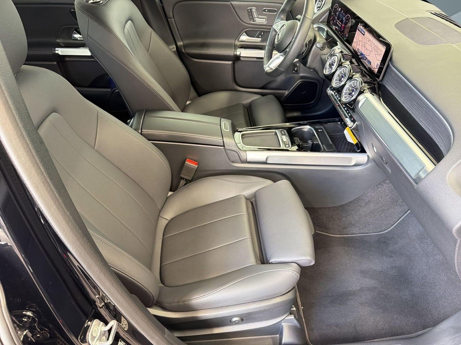 Used 2026 Mercedes-Benz GLB 250 4MATIC image 31