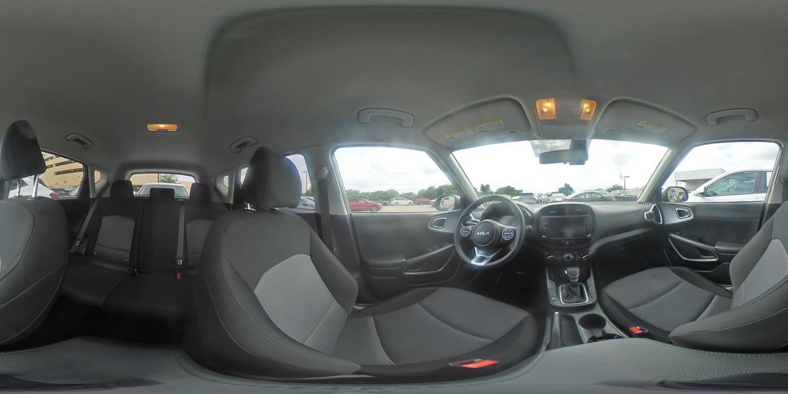 Used 2025 Kia Soul LX w/ LX Technology Package FWD image 40