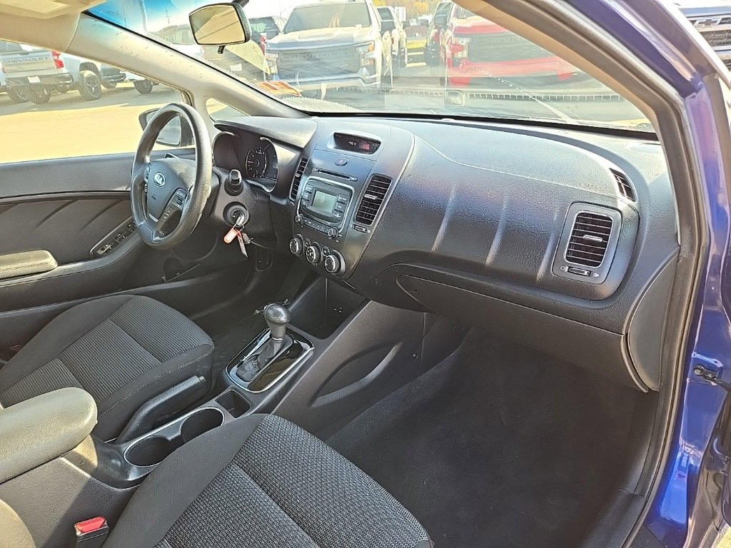 Used 2017 Kia Forte LX image 17