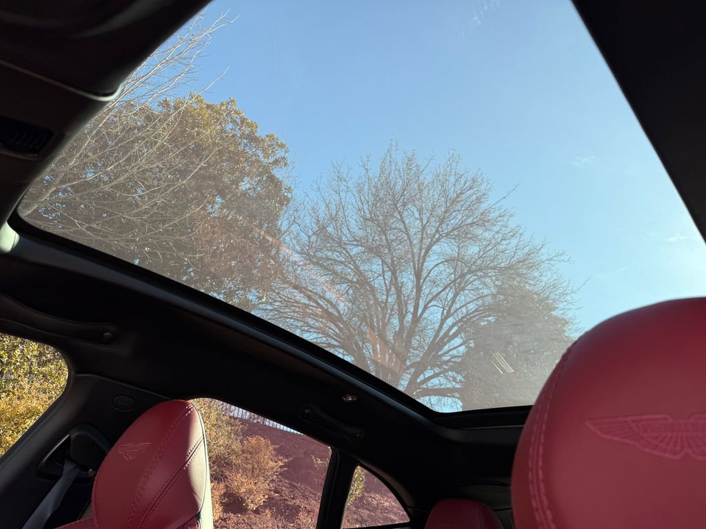 Used 2021 Aston Martin DBX image 39