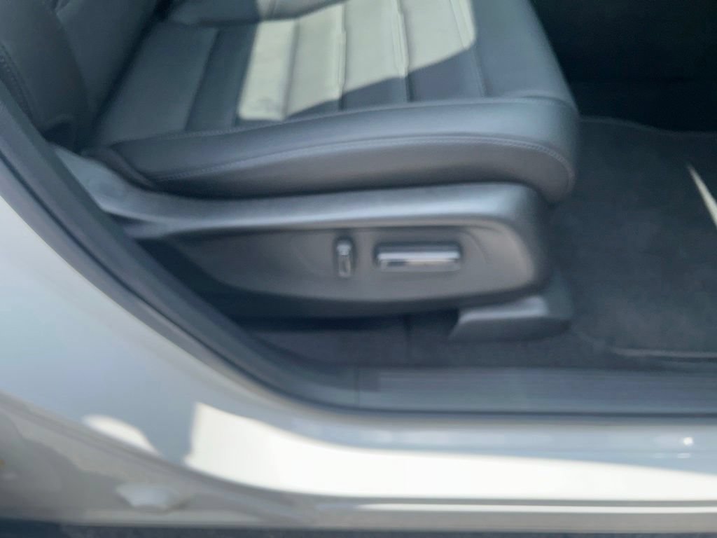 Used 2026 Honda CR-V EX-L image 31