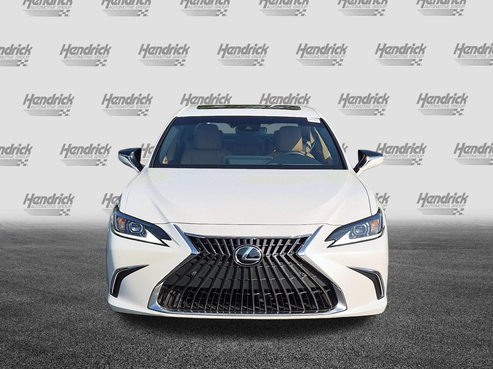 Used 2023 Lexus ES 300h w/ Premium Package FWD image 3
