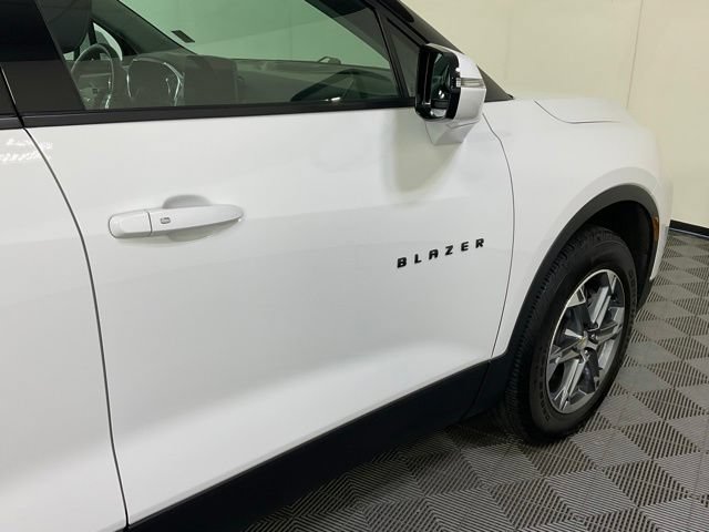 Used 2024 Chevrolet Blazer LT FWD image 9