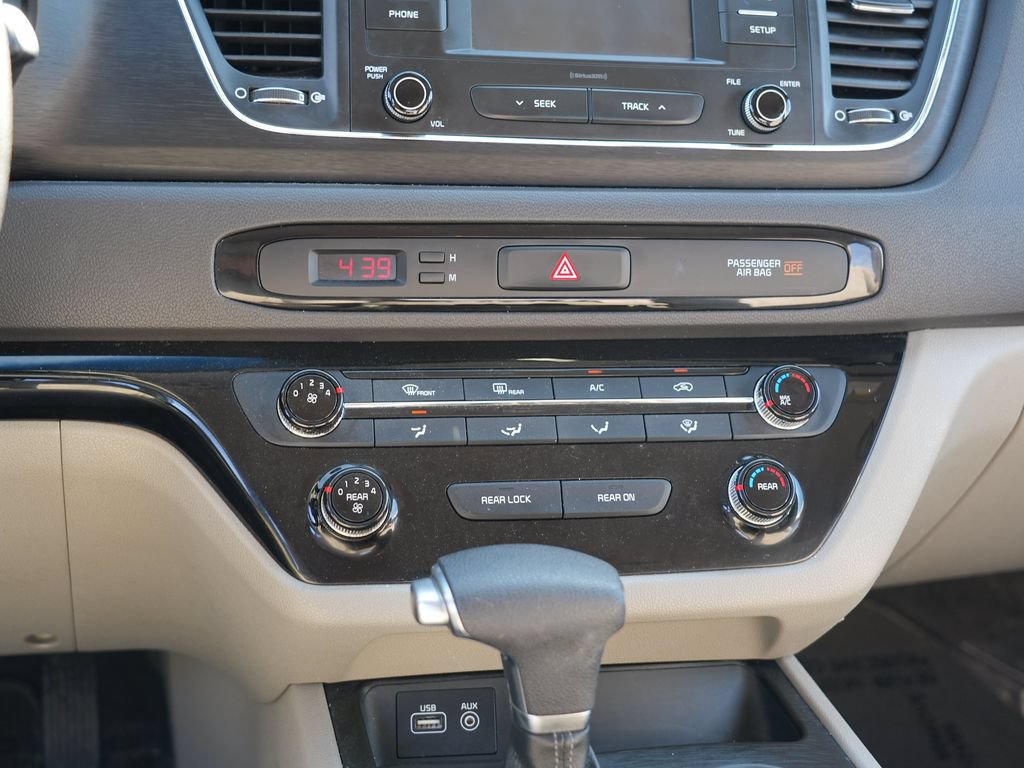 Used 2018 Kia Sedona L FWD image 23