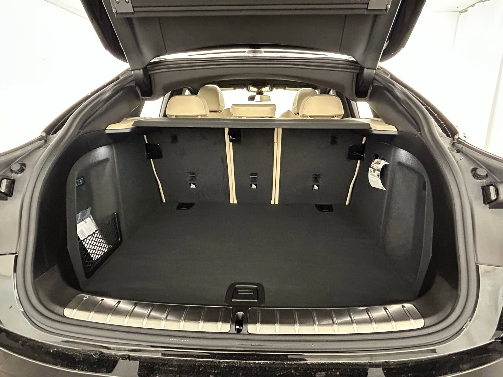 Used 2025 BMW X4 xDrive30i w/ M Sport Package image 38