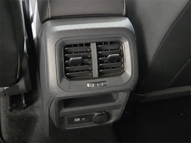 Used 2023 Volkswagen Tiguan SE R-Line image 16