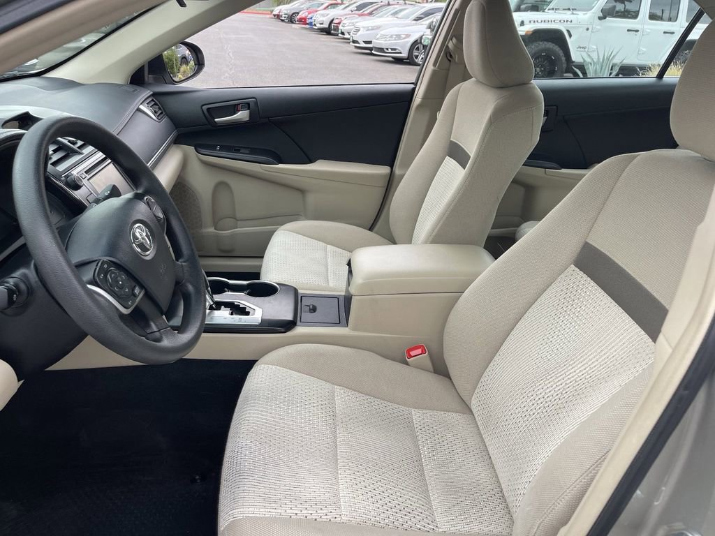 Used 2013 Toyota Camry LE image 18