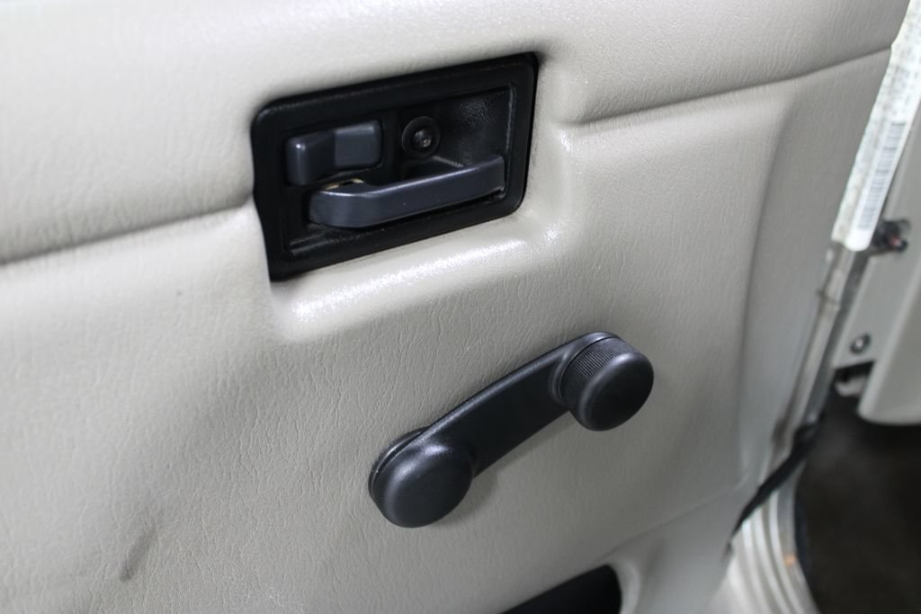 Used 2005 Jeep Wrangler Unlimited AWD/4WD image 16
