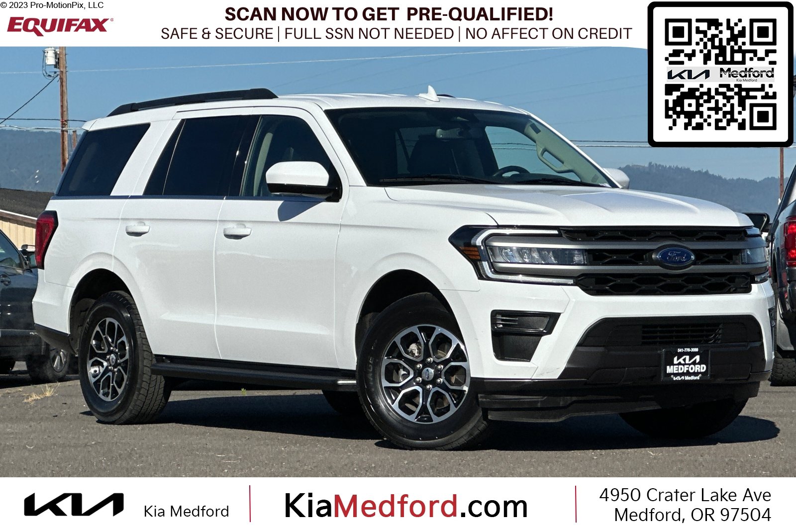 Used 2024 Ford Expedition XLT AWD/4WD image 1