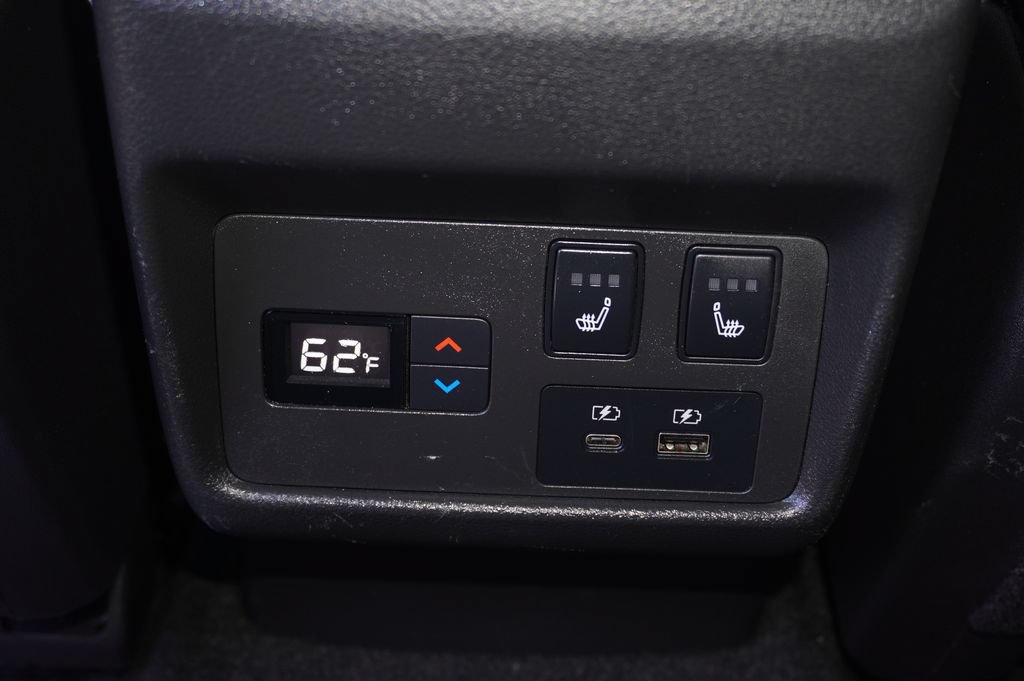 Used 2021 Nissan Rogue Platinum FWD image 12