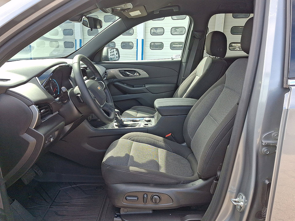 Certified 2023 Chevrolet Traverse LT w/ LPO, Floor Liner Package AWD/4WD image 11