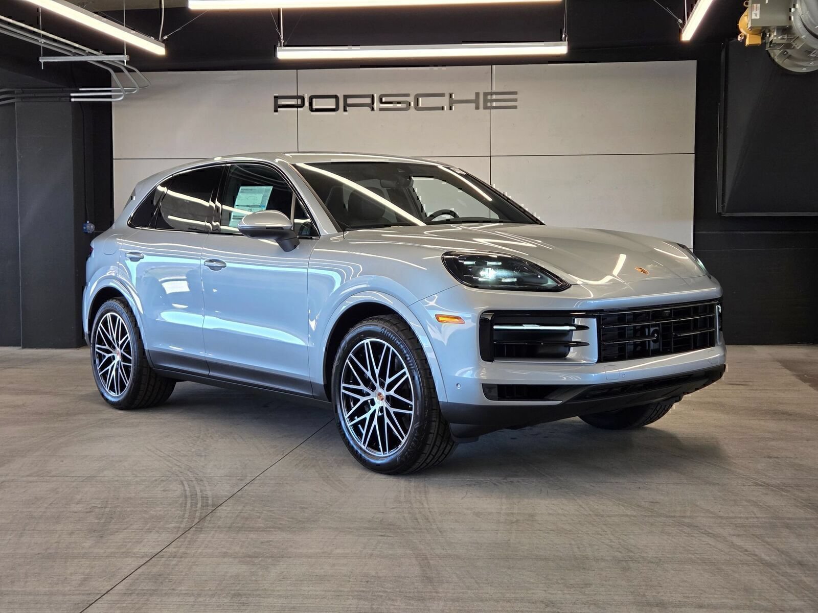 Certified 2026 Porsche Cayenne AWD/4WD image 28