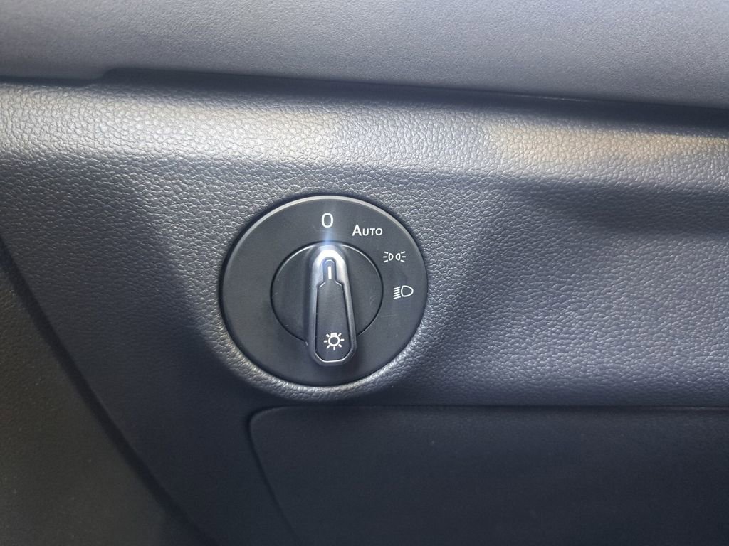 New 2026 Volkswagen Jetta SE image 19