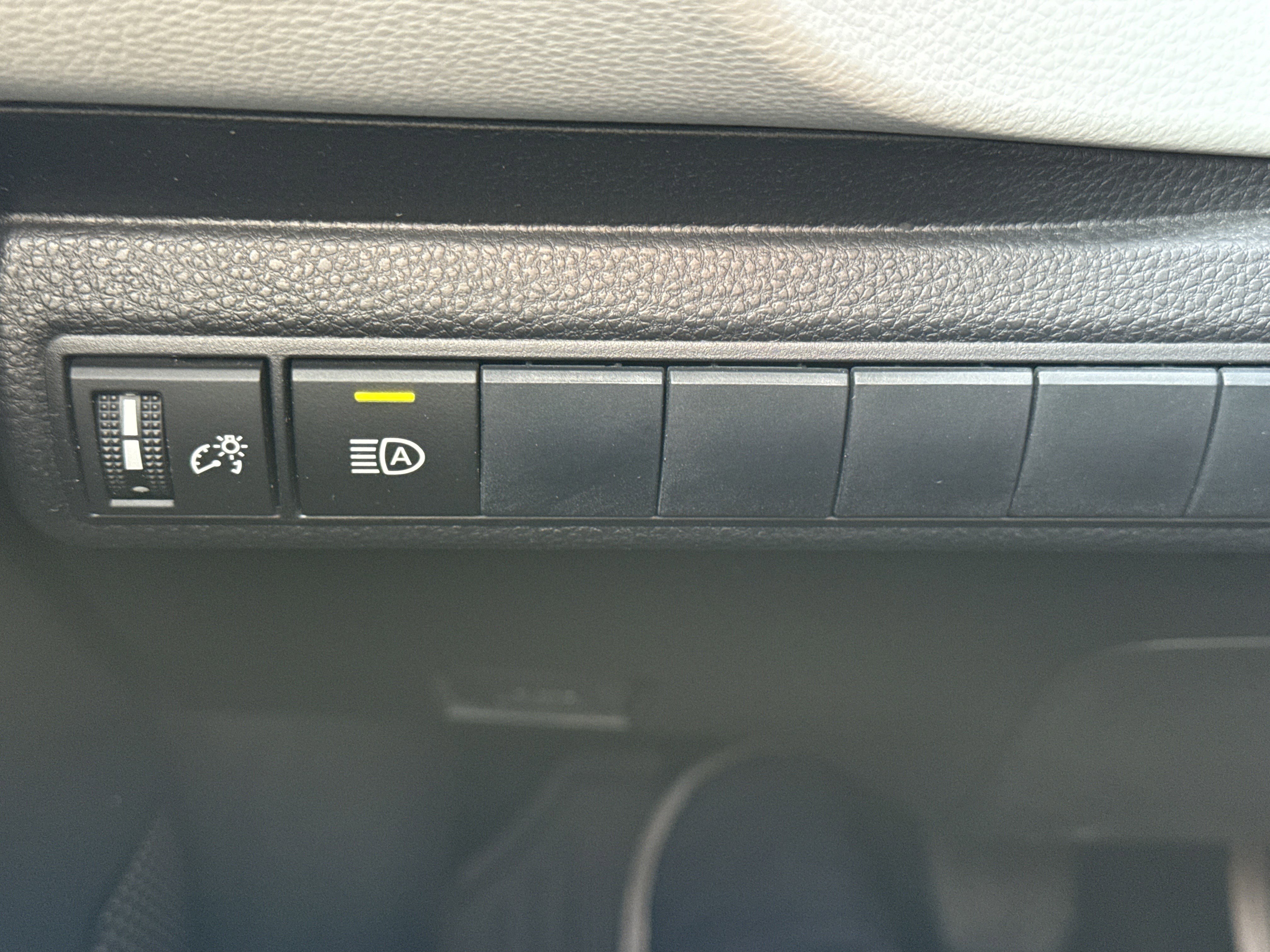 Used 2019 Toyota Corolla SE image 33