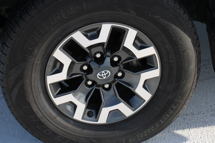 Certified 2020 Toyota Tacoma TRD Off-Road image 10