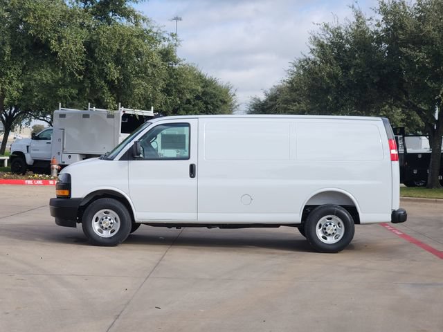 New 2025 Chevrolet Express 2500 Extended RWD image 11