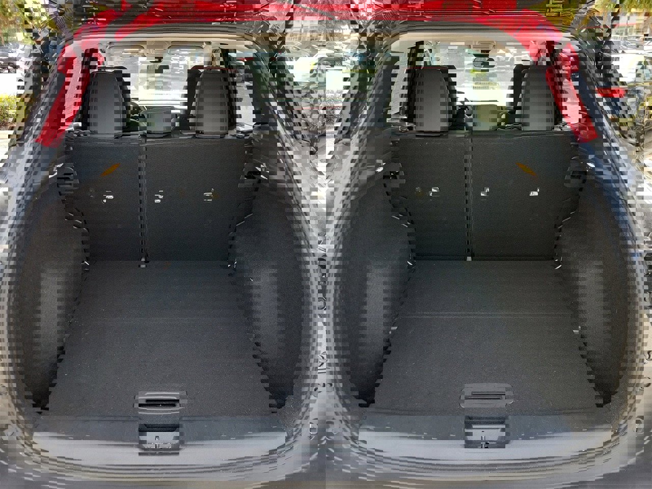 Used 2025 Nissan Kicks SR image 8