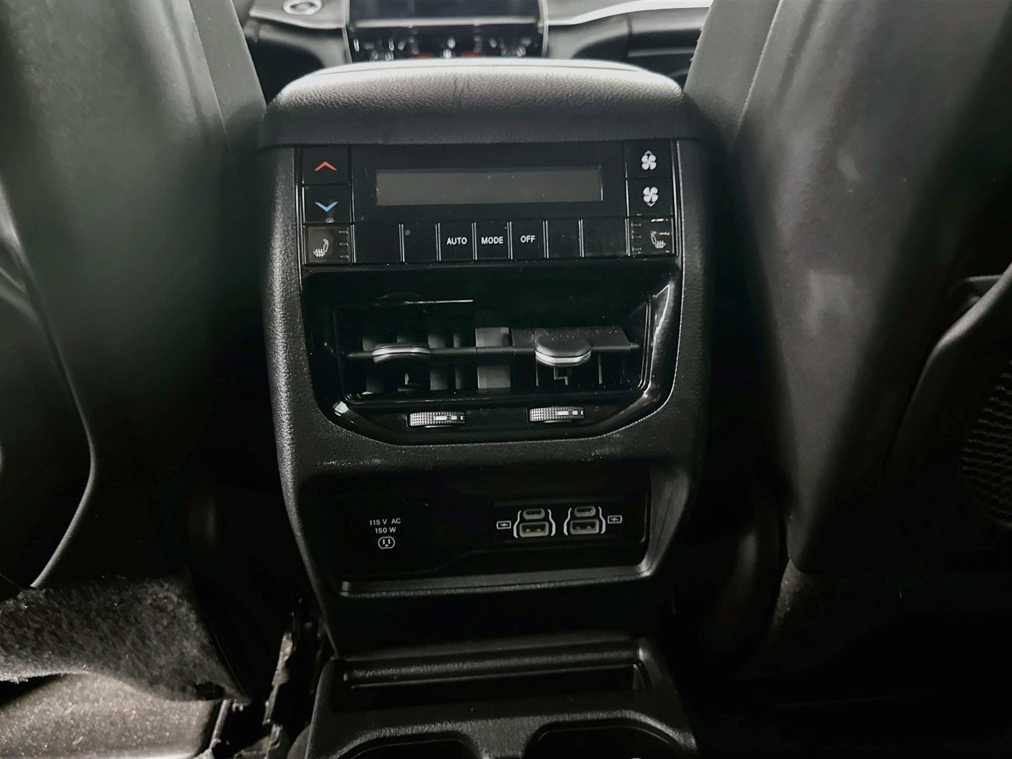 Used 2023 Jeep Grand Cherokee L Limited AWD/4WD image 27