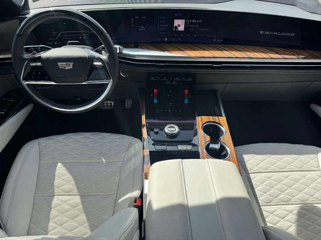 Used 2025 Cadillac Escalade Sport Platinum w/ LPO, Floor Liner Package AWD/4WD image 13