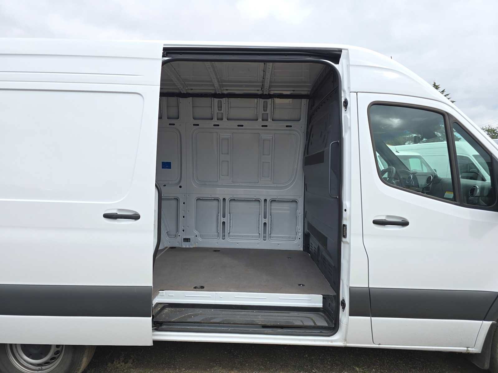 Used 2026 Mercedes-Benz Sprinter 2500 image 14