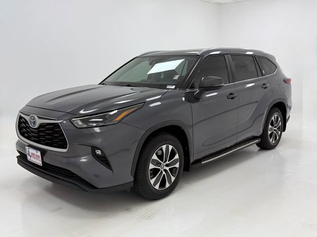 Used 2023 Toyota Highlander XLE FWD image 5