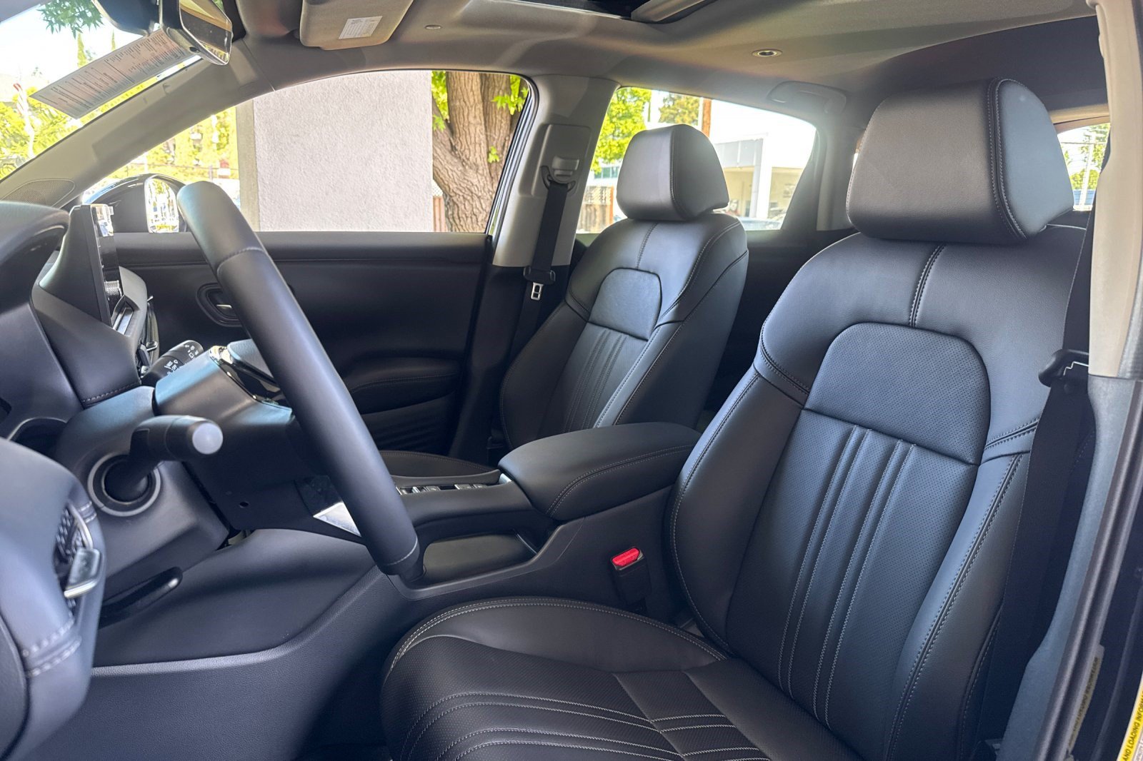 Used 2026 Honda HR-V EX-L image 5