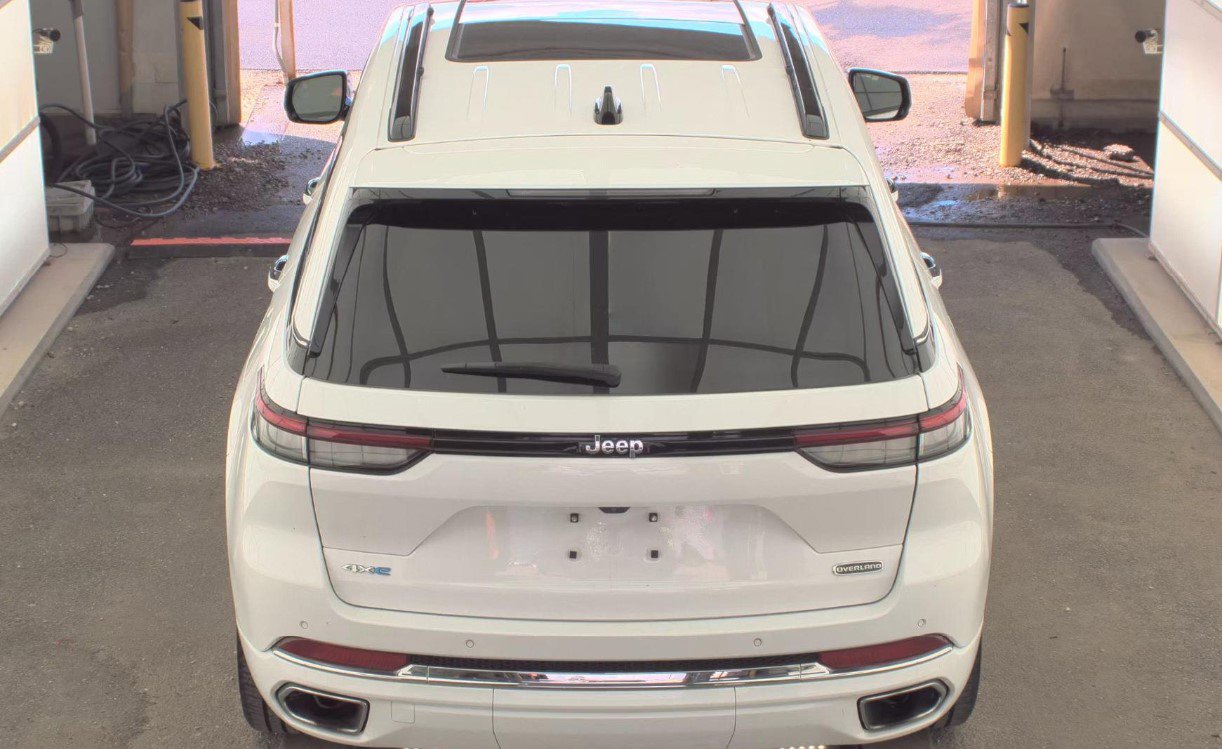 Used 2023 Jeep Grand Cherokee Overland AWD/4WD image 5