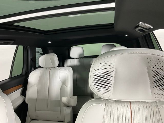 New 2026 Cadillac Vistiq Sport image 43