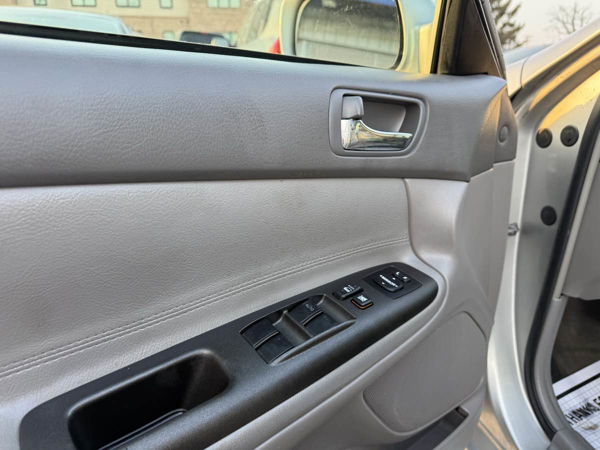 Used 2006 Toyota Camry LE image 23