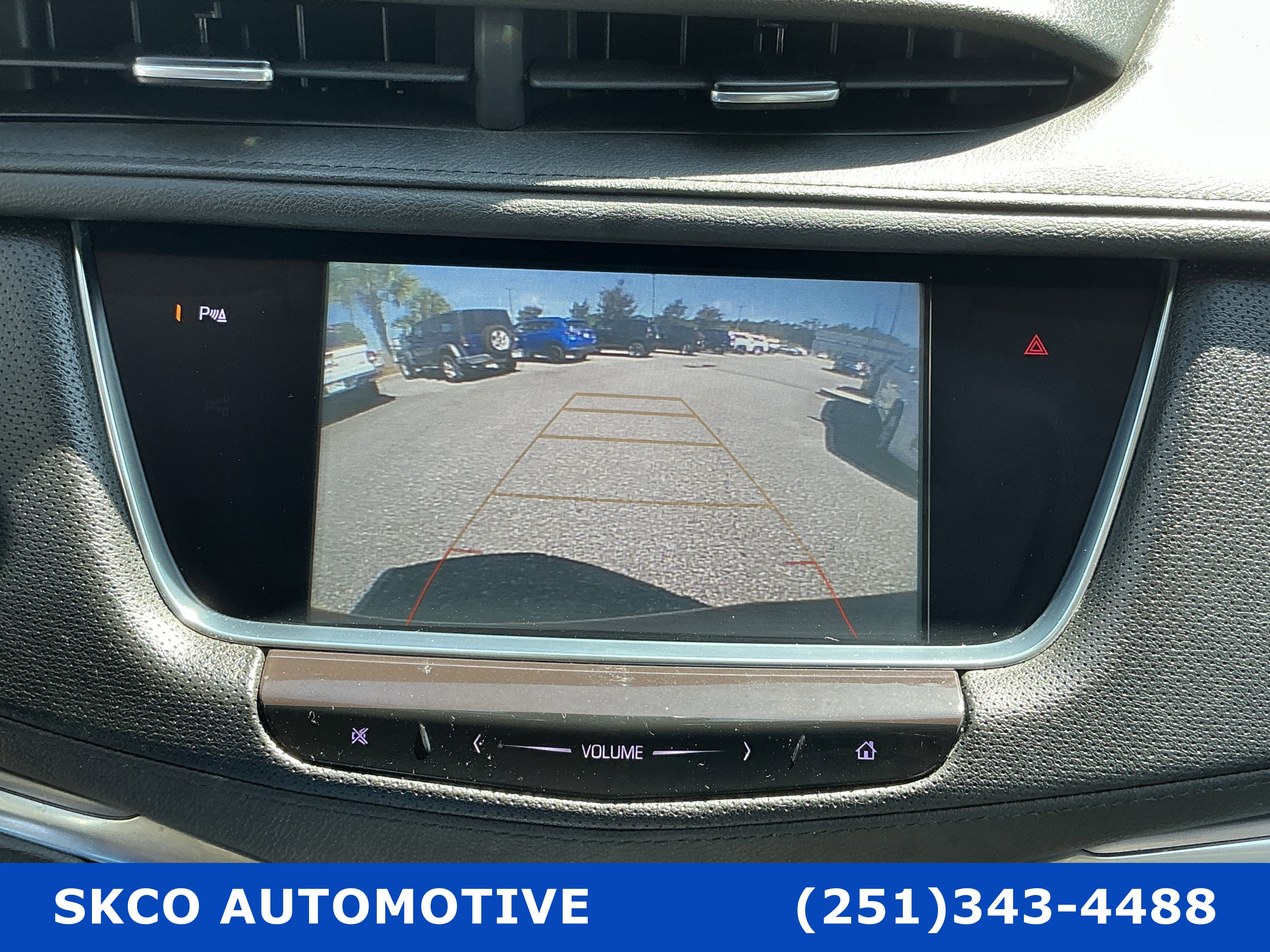 Used 2018 Cadillac XT5 Luxury w/ Driver Awareness Package FWD image 17