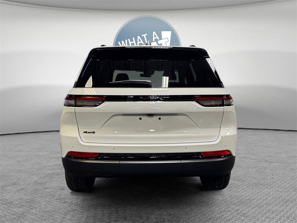 New 2025 Jeep Grand Cherokee Altitude image 5