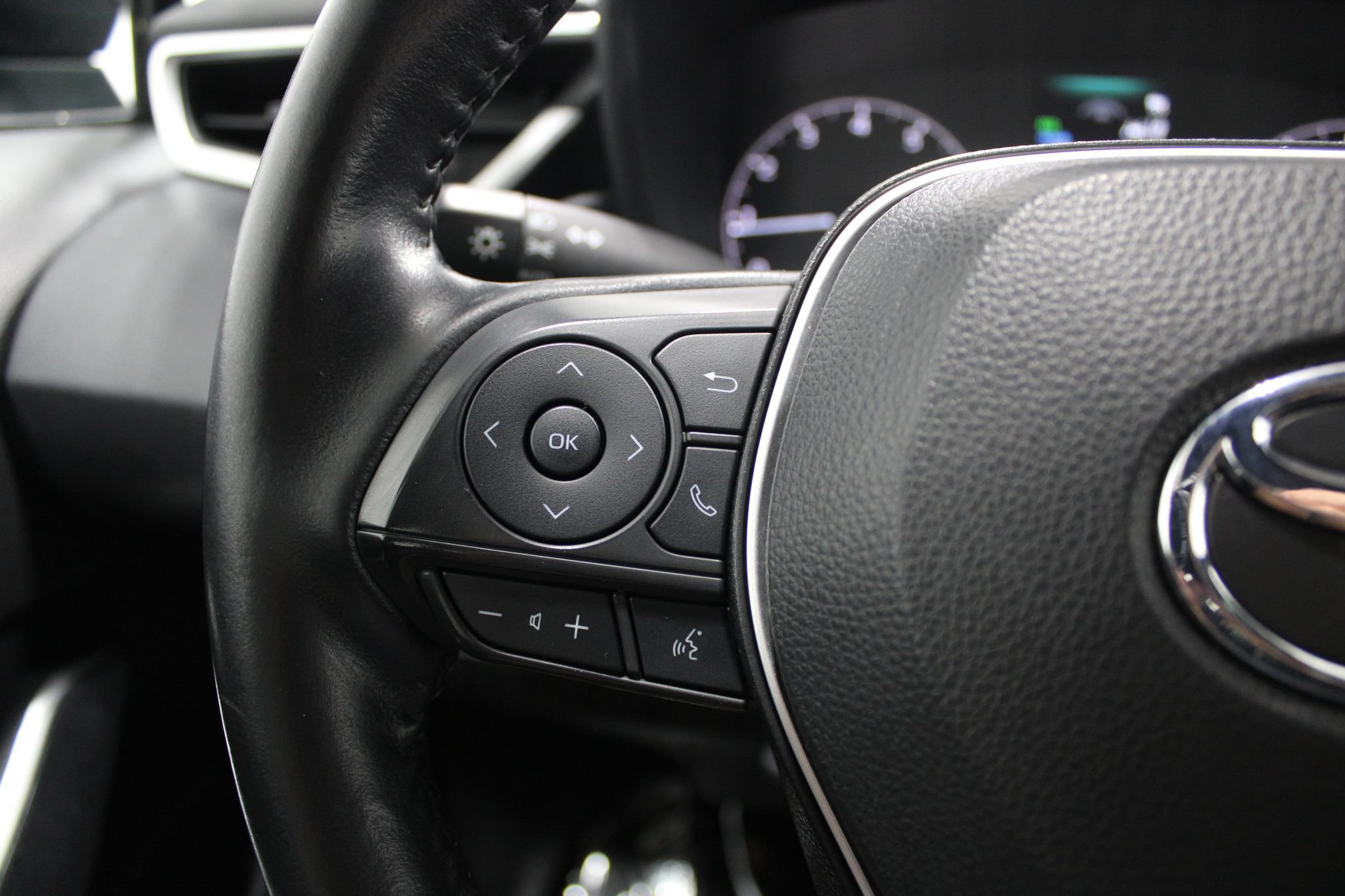 Used 2024 Toyota Corolla SE FWD image 36
