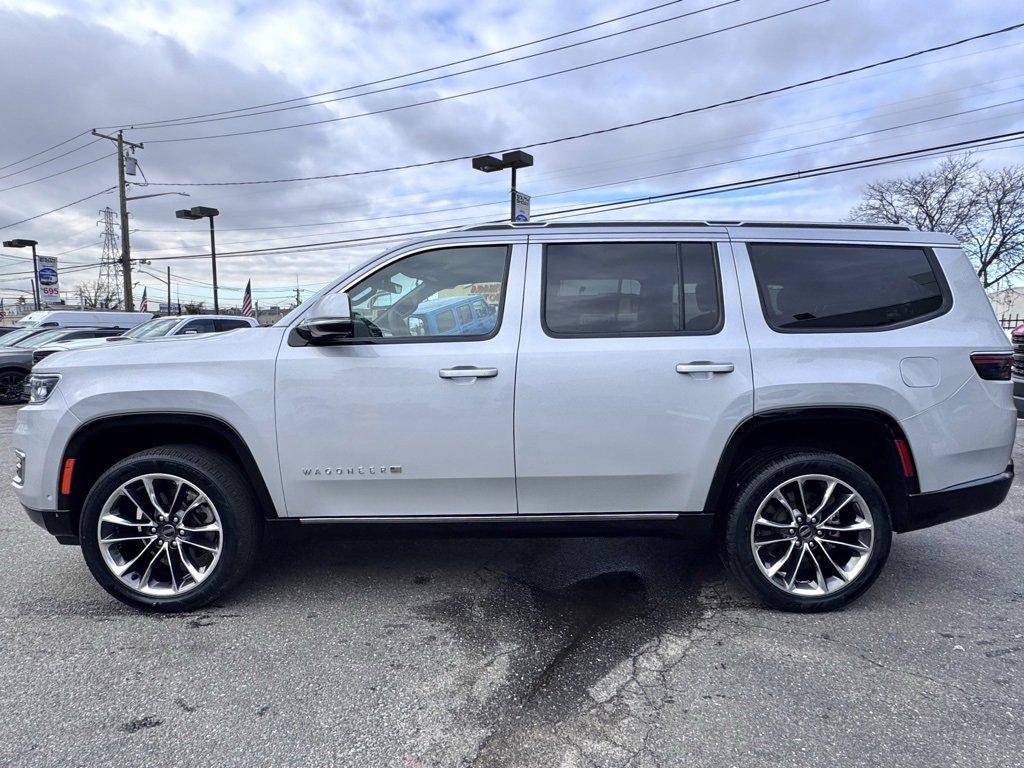 Used 2022 Jeep Wagoneer Series III w/ Premium Group I image 5