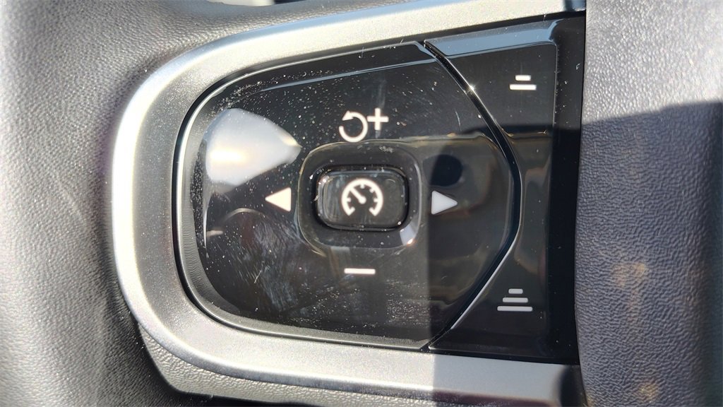 New 2026 Volvo XC60 B5 Plus w/ Protection Package Premier image 15